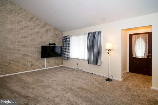 6 S BELL RD, Bellmawr, NJ 08031