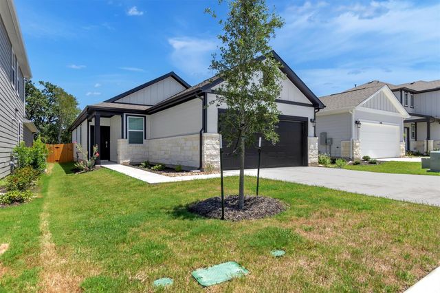 212 Bendecido LOOP, Elgin, TX 78621