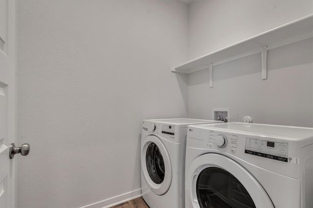 212 Bendecido LOOP, Elgin, TX 78621