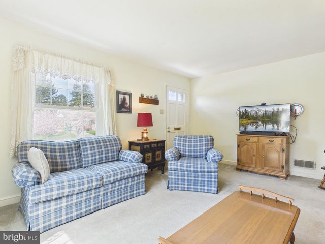 227 N WILLIAMS ST, York, PA 17404
