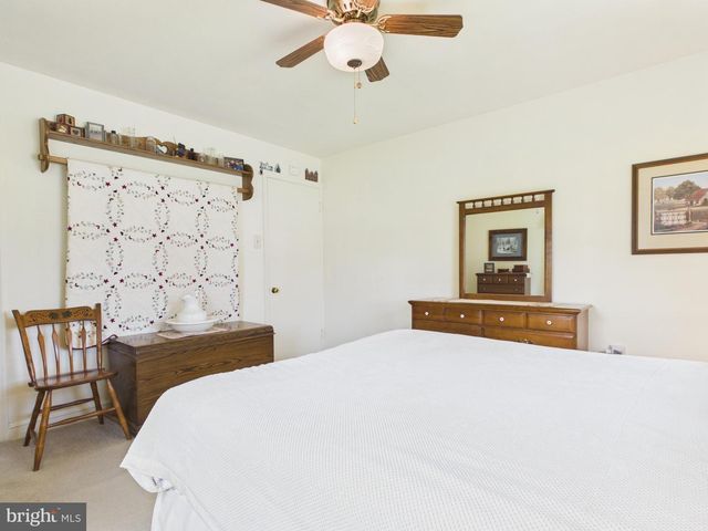 227 N WILLIAMS ST, York, PA 17404