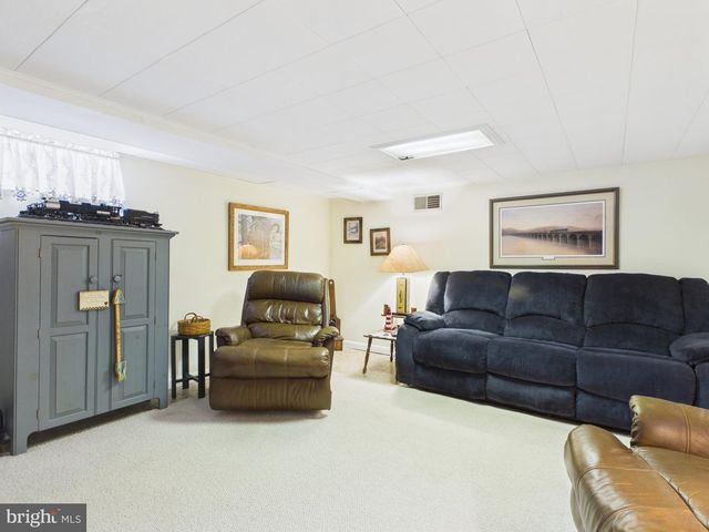 227 N WILLIAMS ST, York, PA 17404