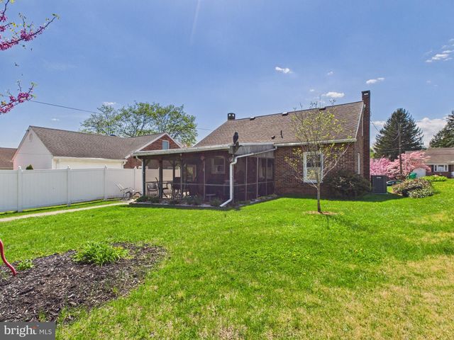 227 N WILLIAMS ST, York, PA 17404