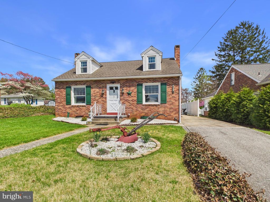 227 N WILLIAMS ST, York, PA 17404