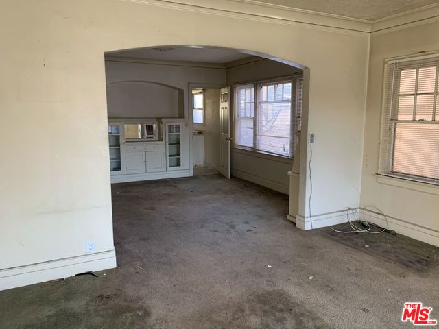 4260 S Figueroa Street, Los Angeles, CA 90037