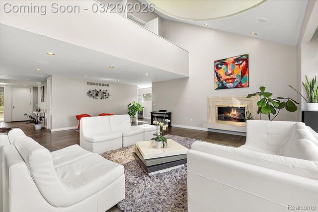 3830 Columbia Drive, Bloomfield Hills, MI 48302