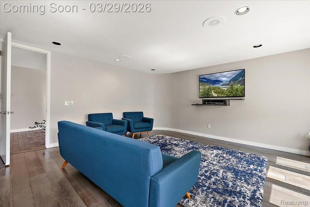 3830 Columbia Drive, Bloomfield Hills, MI 48302