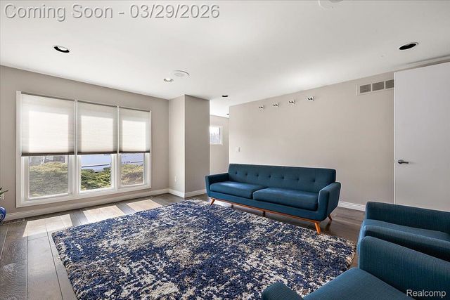 3830 Columbia Drive, Bloomfield Hills, MI 48302