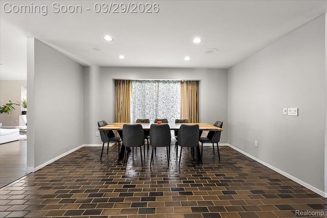 3830 Columbia Drive, Bloomfield Hills, MI 48302