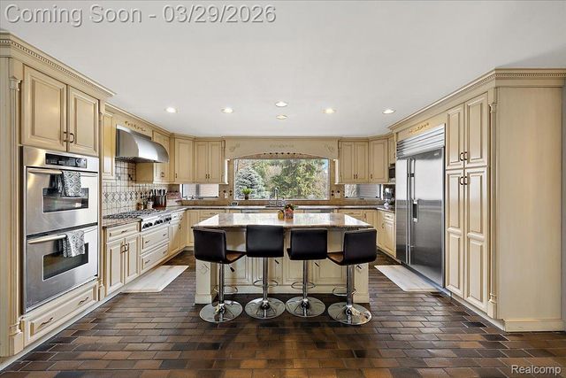 3830 Columbia Drive, Bloomfield Hills, MI 48302