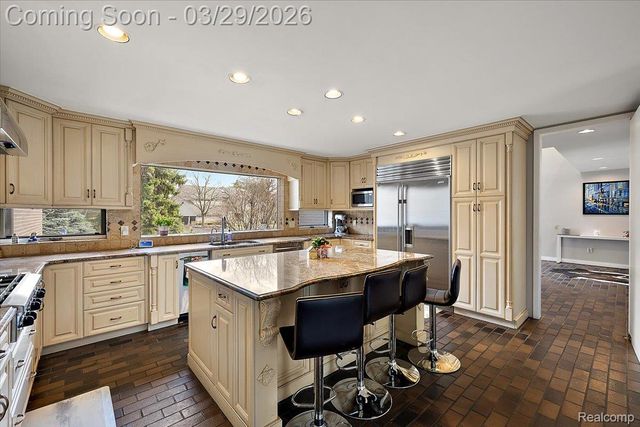 3830 Columbia Drive, Bloomfield Hills, MI 48302