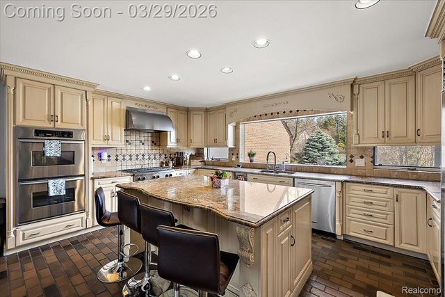 3830 Columbia Drive, Bloomfield Hills, MI 48302