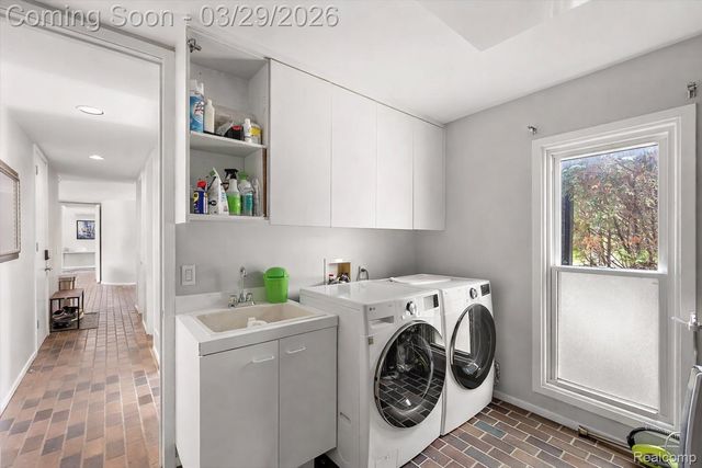 3830 Columbia Drive, Bloomfield Hills, MI 48302