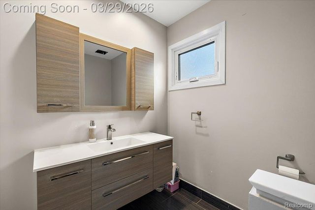 3830 Columbia Drive, Bloomfield Hills, MI 48302