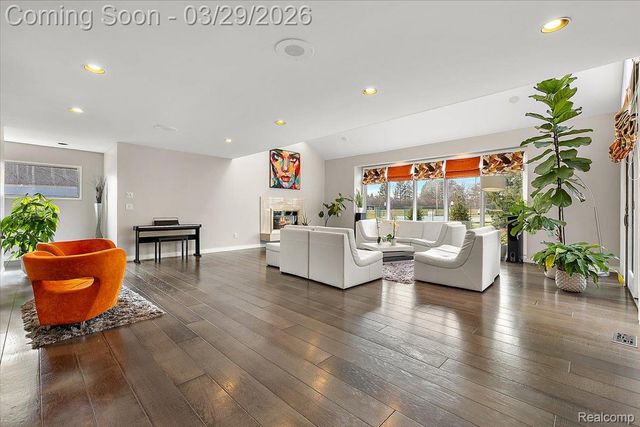 3830 Columbia Drive, Bloomfield Hills, MI 48302