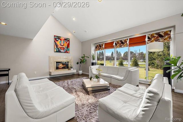 3830 Columbia Drive, Bloomfield Hills, MI 48302