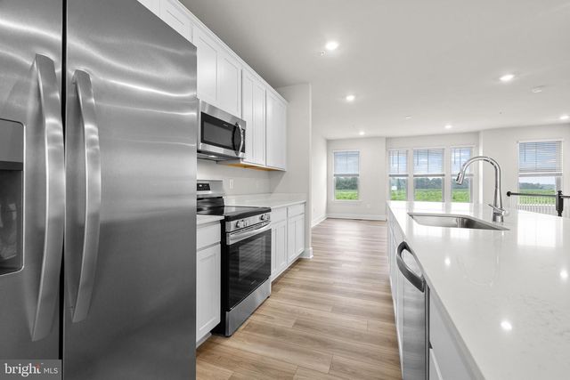 1810 SMITH ISLAND RD, Baltimore, MD 21244