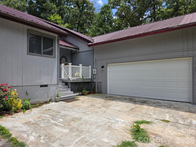 214 Big Bear Boulevard, Old Fort, NC 28762