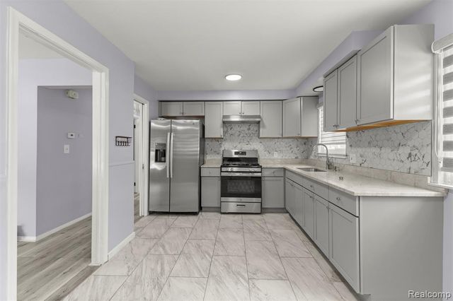 6446 Centralia Street, Dearborn Heights, MI 48127