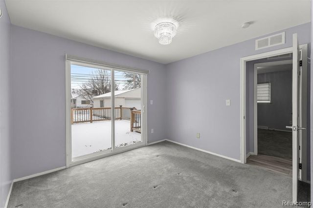 6446 Centralia Street, Dearborn Heights, MI 48127