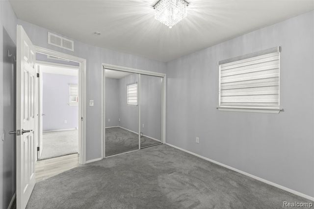 6446 Centralia Street, Dearborn Heights, MI 48127