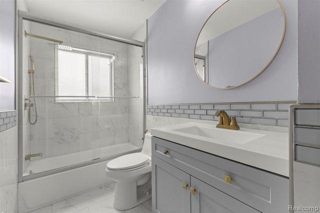 6446 Centralia Street, Dearborn Heights, MI 48127