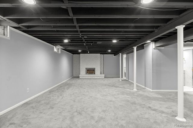 6446 Centralia Street, Dearborn Heights, MI 48127