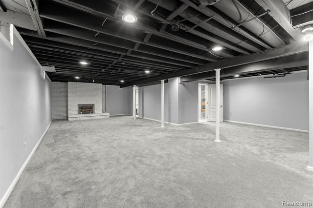 6446 Centralia Street, Dearborn Heights, MI 48127