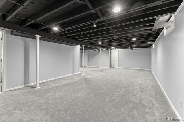 6446 Centralia Street, Dearborn Heights, MI 48127