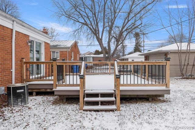 6446 Centralia Street, Dearborn Heights, MI 48127