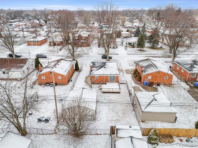 6446 Centralia Street, Dearborn Heights, MI 48127