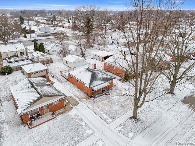 6446 Centralia Street, Dearborn Heights, MI 48127