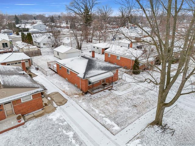 6446 Centralia Street, Dearborn Heights, MI 48127