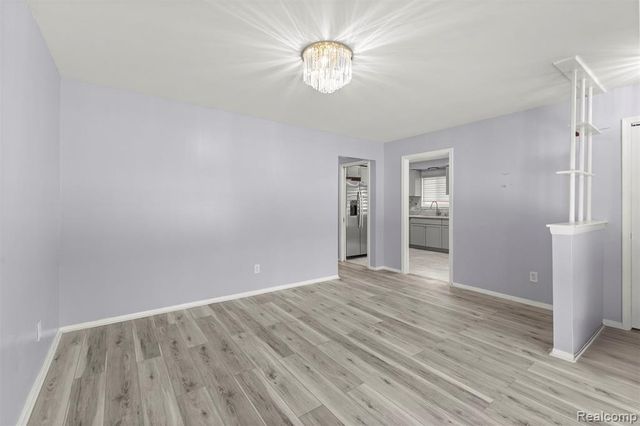 6446 Centralia Street, Dearborn Heights, MI 48127