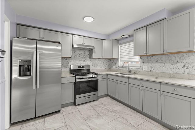 6446 Centralia Street, Dearborn Heights, MI 48127