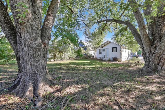 1215 S Ellis St, Wichita, KS 67211