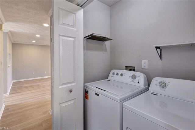 6821 Michael LN, Hayes, VA 23072
