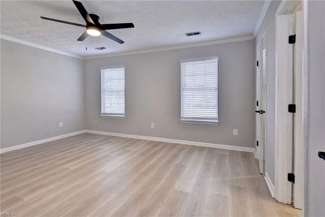 6821 Michael LN, Hayes, VA 23072