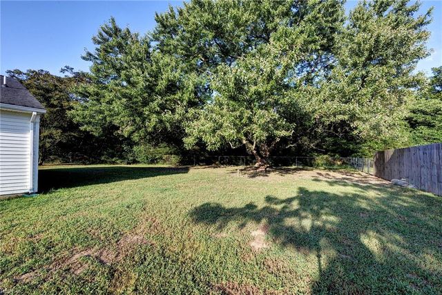 6821 Michael LN, Hayes, VA 23072