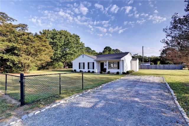 6821 Michael LN, Hayes, VA 23072