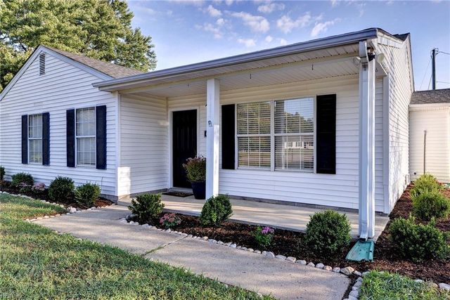 6821 Michael LN, Hayes, VA 23072