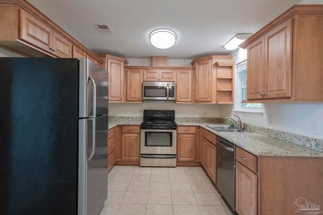 5578 Cyanamid Rd, Milton, FL 32583