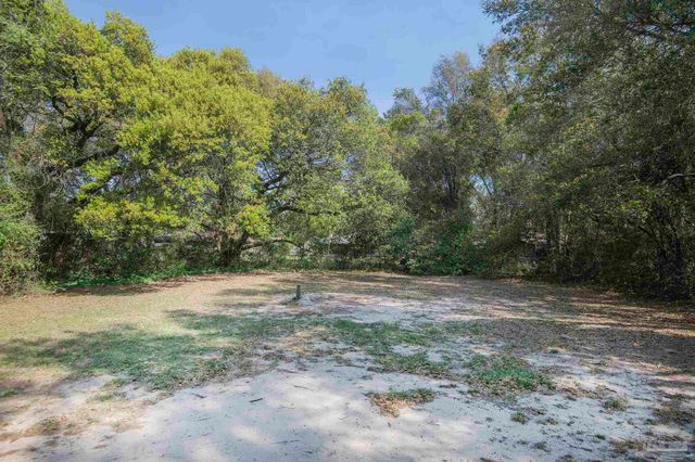 5578 Cyanamid Rd, Milton, FL 32583