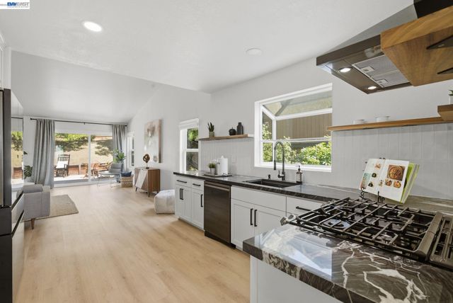 27836 E 16Th St, Hayward, CA 94544