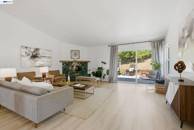 27836 E 16Th St, Hayward, CA 94544