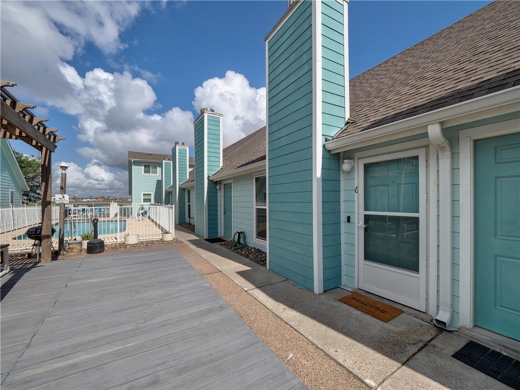 15201 Leeward Dr B6, Corpus Christi, TX 78418 — photo 2