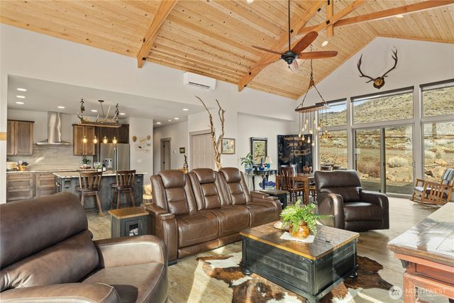 6083 Secret Canyon Road, Ellensburg, WA 98926