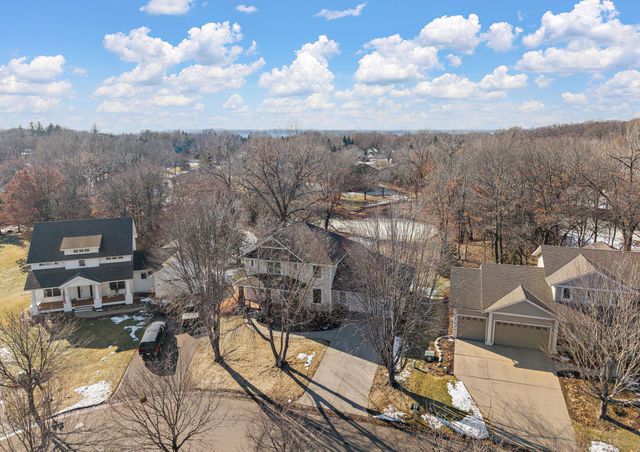 909 New Century Boulevard S, Maplewood, MN 55119