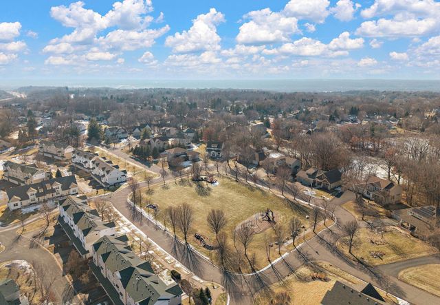 909 New Century Boulevard S, Maplewood, MN 55119