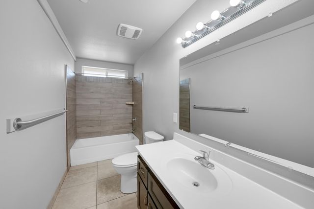 680 E Larry Street, Farmersville, CA 93223